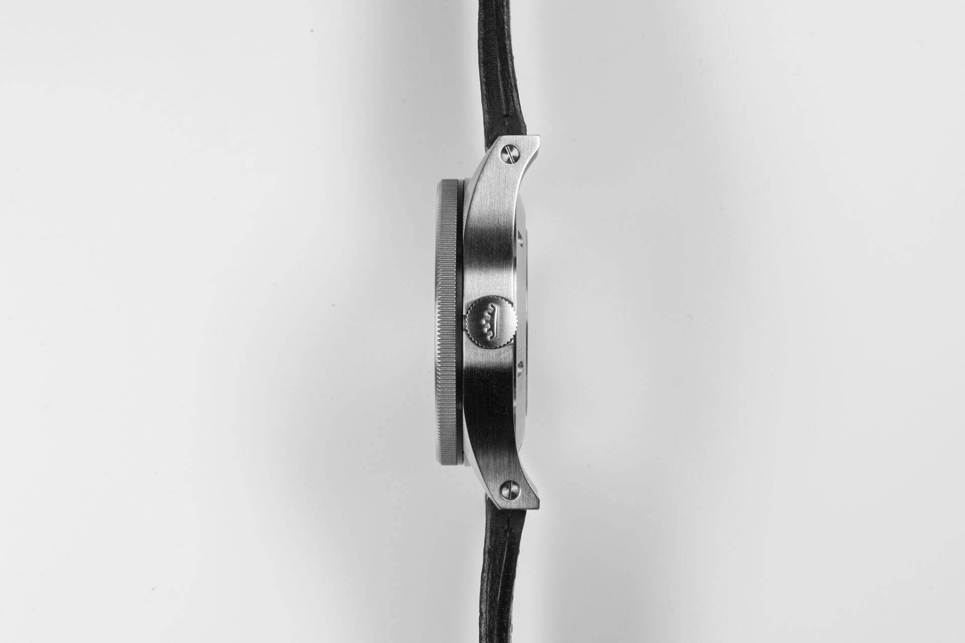 Fortis Flieger F-41 auf Lederband – Bild 6
